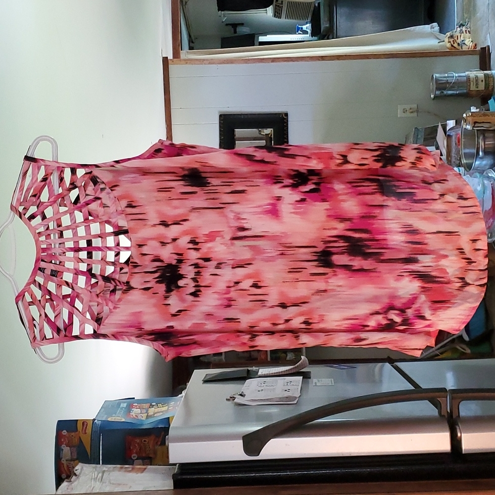 Pink - Picture 4 of 5